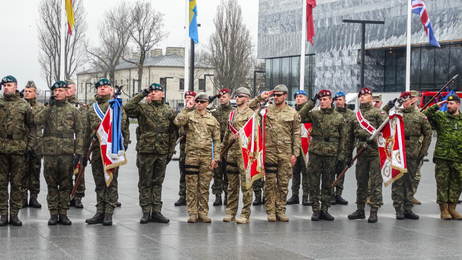 Dr n. med. Dariusz Sobieraj o 25 rocznicy wstąpienia Polski do NATO