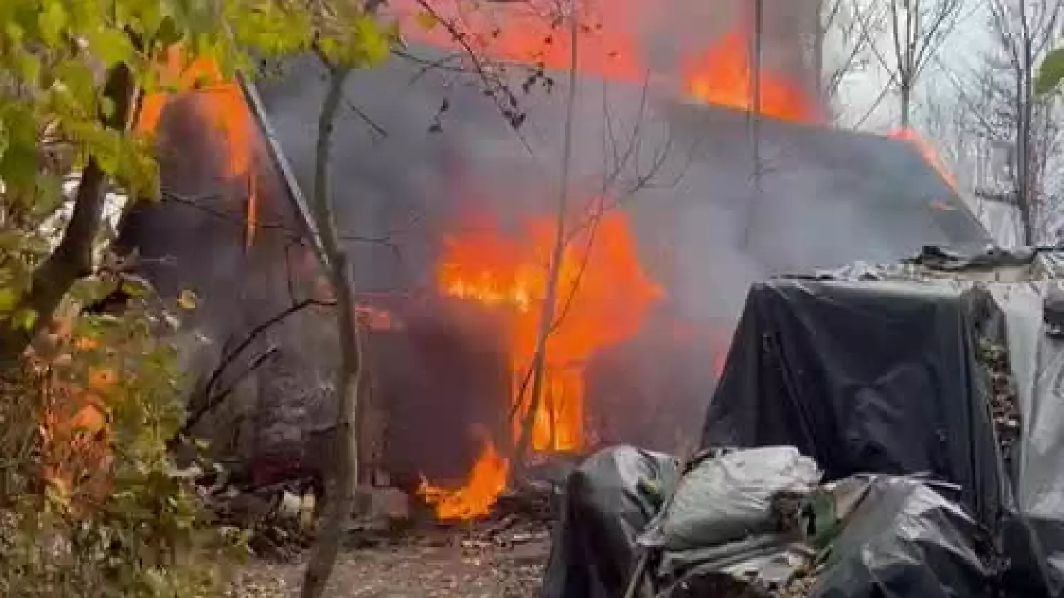 Pożar budynku mieszkalnego w miejscowości Długie [WIDEO]