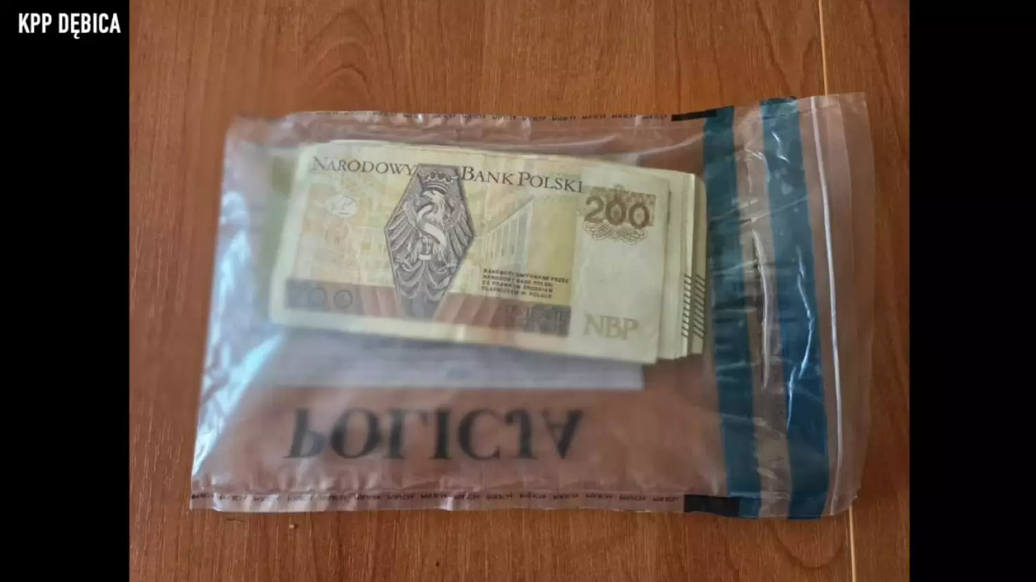 33-latek odpowie za posiadanie narkotyków oraz broni