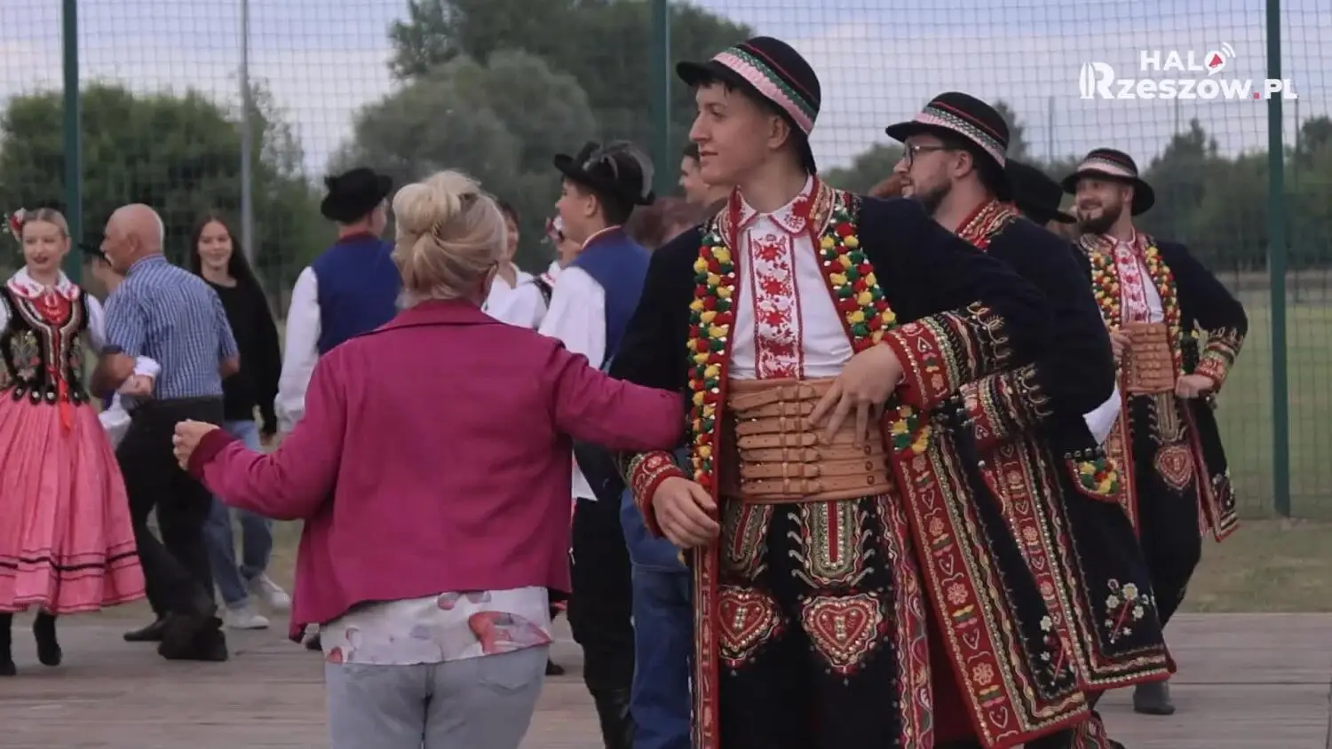 PARK w Trzcianie: Tańce sądeckie